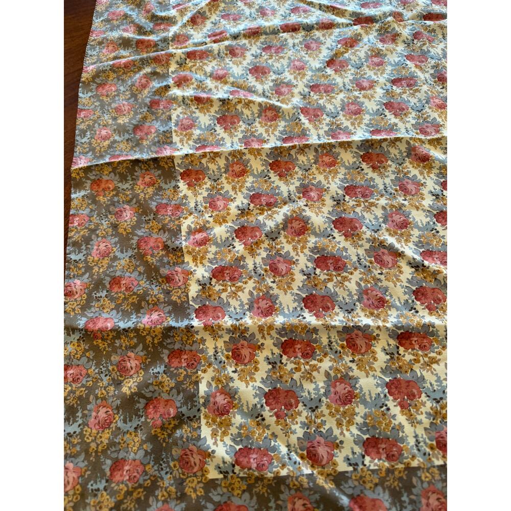 Vintage Saladini 100% Silk Scarf 34x34 Made in Italy Floral Rose Print Square